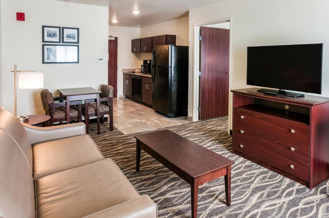 Cobblestone Hotel & Suites Appleton International Airport Neenah Exterior foto